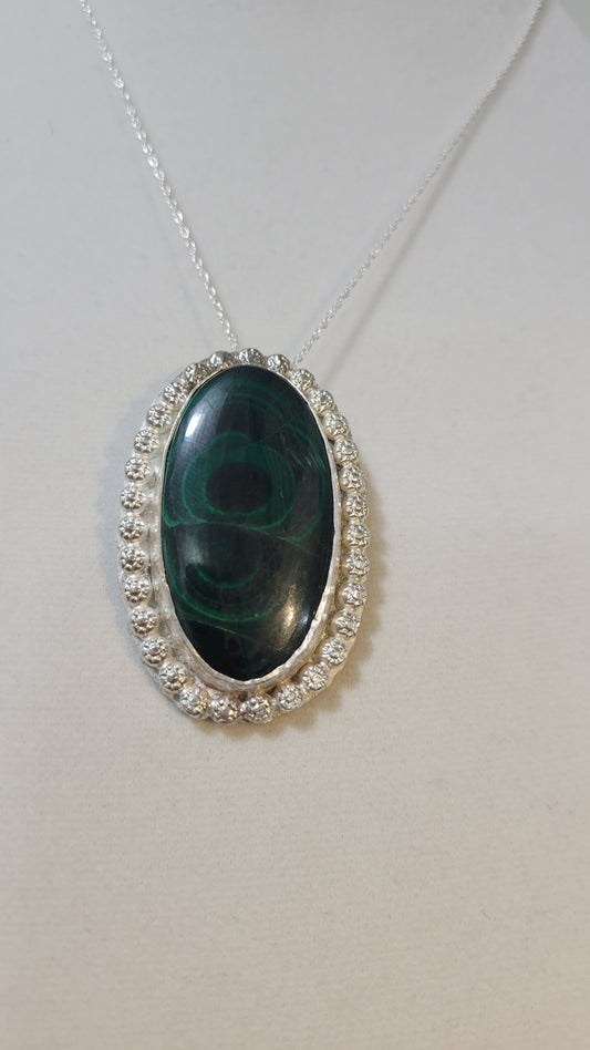 Malachite pendant in silver